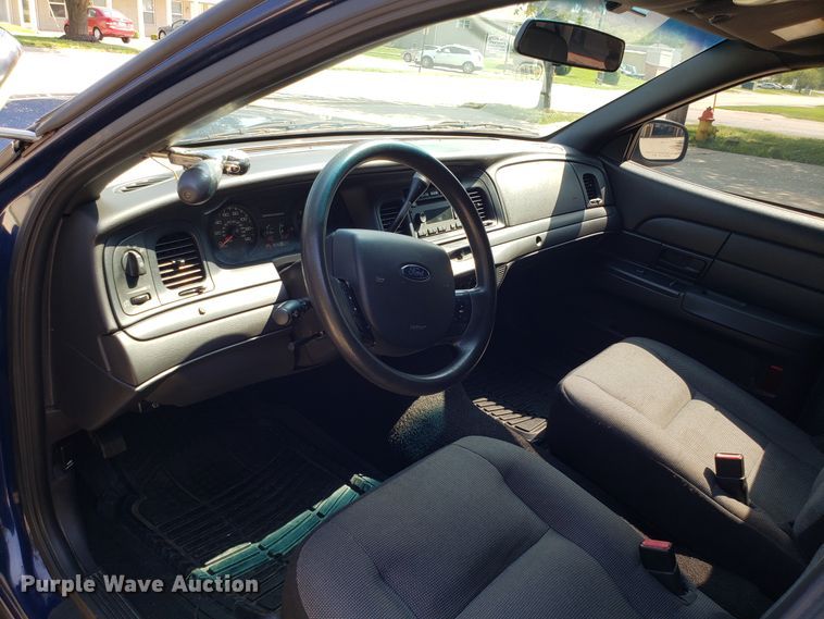 image for item FW9511 2008 Ford Crown Victoria Police Interceptor