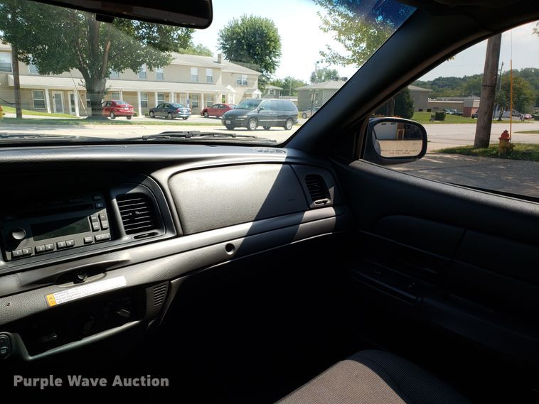 image for item FW9511 2008 Ford Crown Victoria Police Interceptor