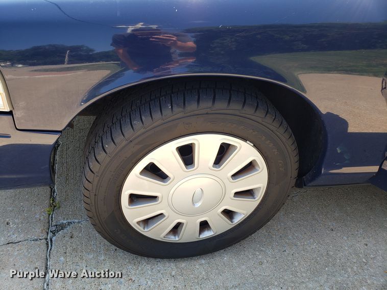 image for item FW9511 2008 Ford Crown Victoria Police Interceptor