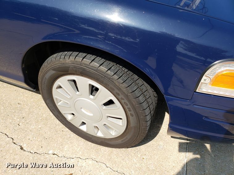 image for item FW9511 2008 Ford Crown Victoria Police Interceptor