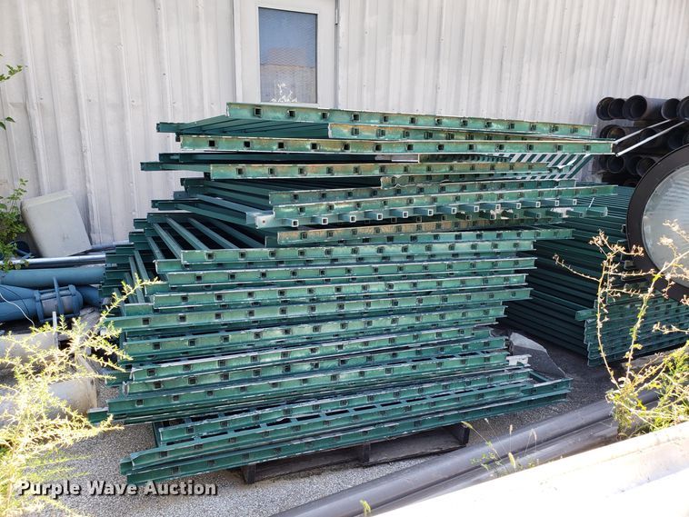 image for item FW9514 Approximately 200 aluminum fencing panels