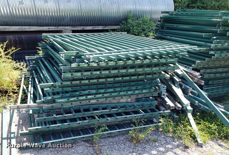 image for item FW9514 Approximately 200 aluminum fencing panels