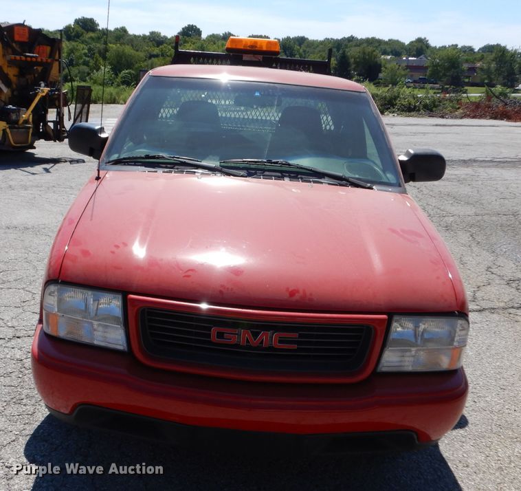 image for item GG9117 2000 GMC Sonoma Ext. Cab pickup truck