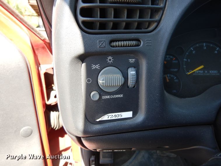 image for item GG9117 2000 GMC Sonoma Ext. Cab pickup truck