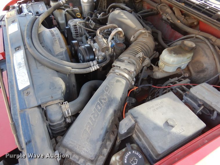 image for item GG9117 2000 GMC Sonoma Ext. Cab pickup truck