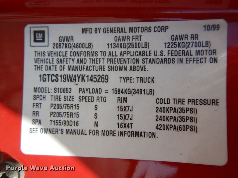 image for item GG9117 2000 GMC Sonoma Ext. Cab pickup truck