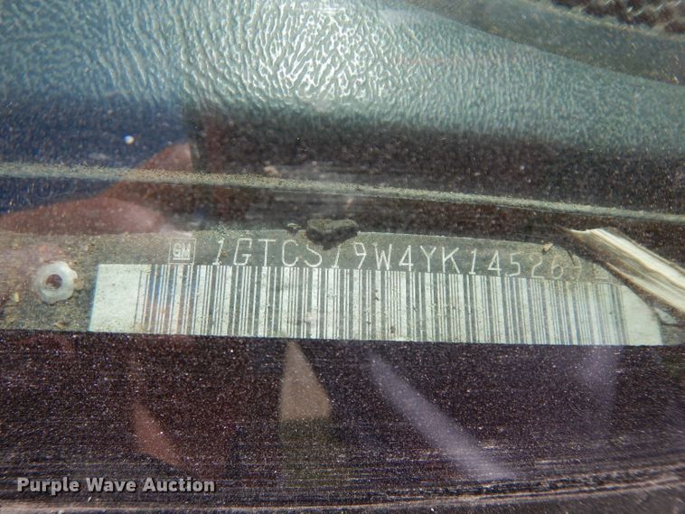 image for item GG9117 2000 GMC Sonoma Ext. Cab pickup truck