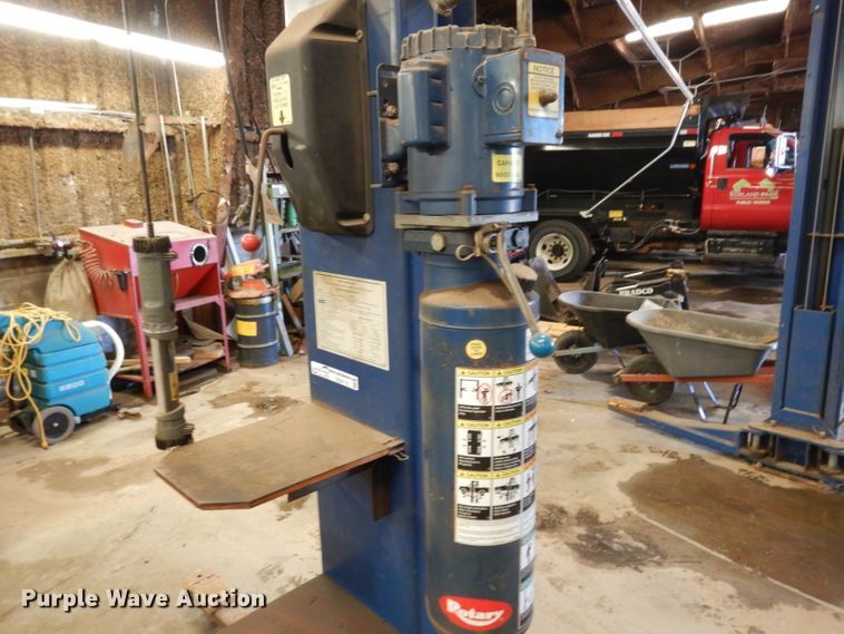 image for item GG9118 Rotarylift SP09-2 automotive lift