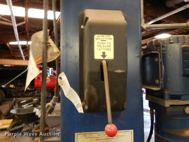 image for item GG9118 Rotarylift SP09-2 automotive lift