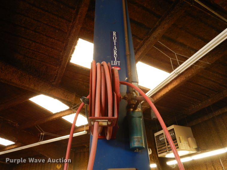 image for item GG9118 Rotarylift SP09-2 automotive lift