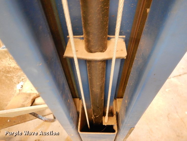 image for item GG9118 Rotarylift SP09-2 automotive lift