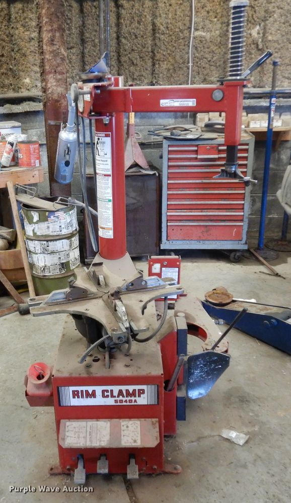 image for item GG9122 Coats 5040A rim clamp tire machine