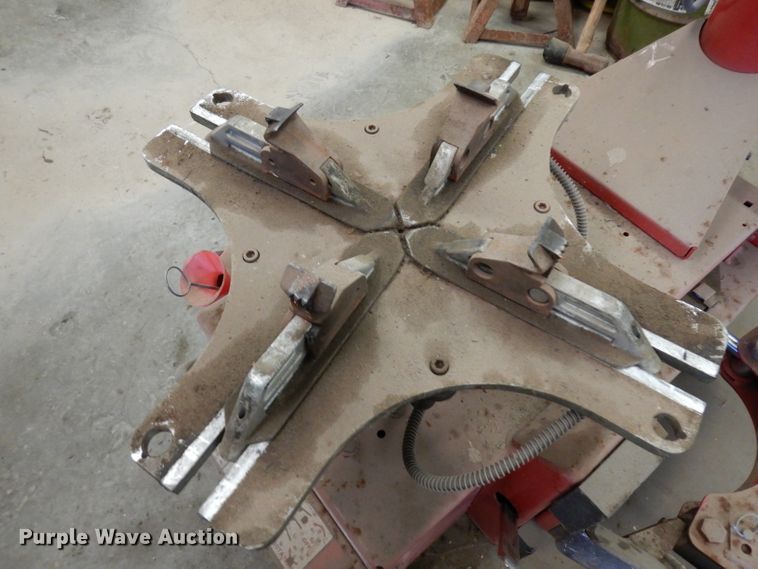 image for item GG9122 Coats 5040A rim clamp tire machine