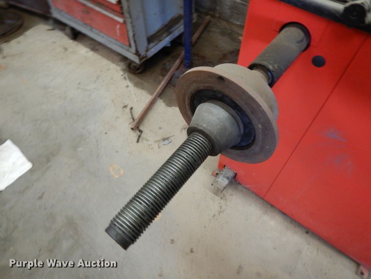 image for item GG9123 Accu-Turn 1450 tire balancing machine