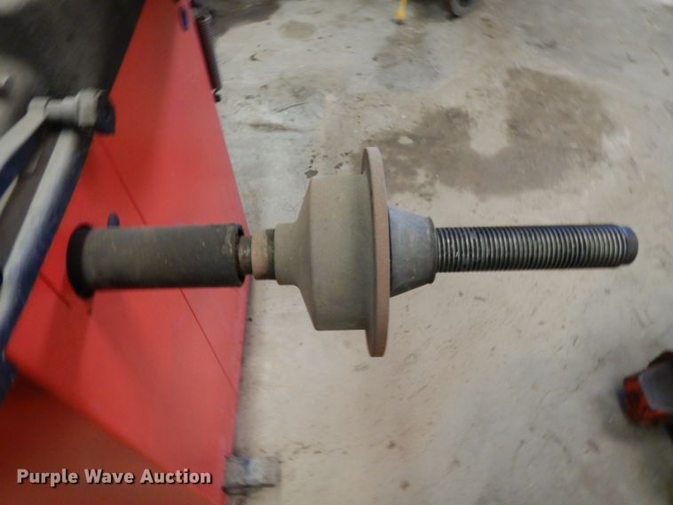 image for item GG9123 Accu-Turn 1450 tire balancing machine