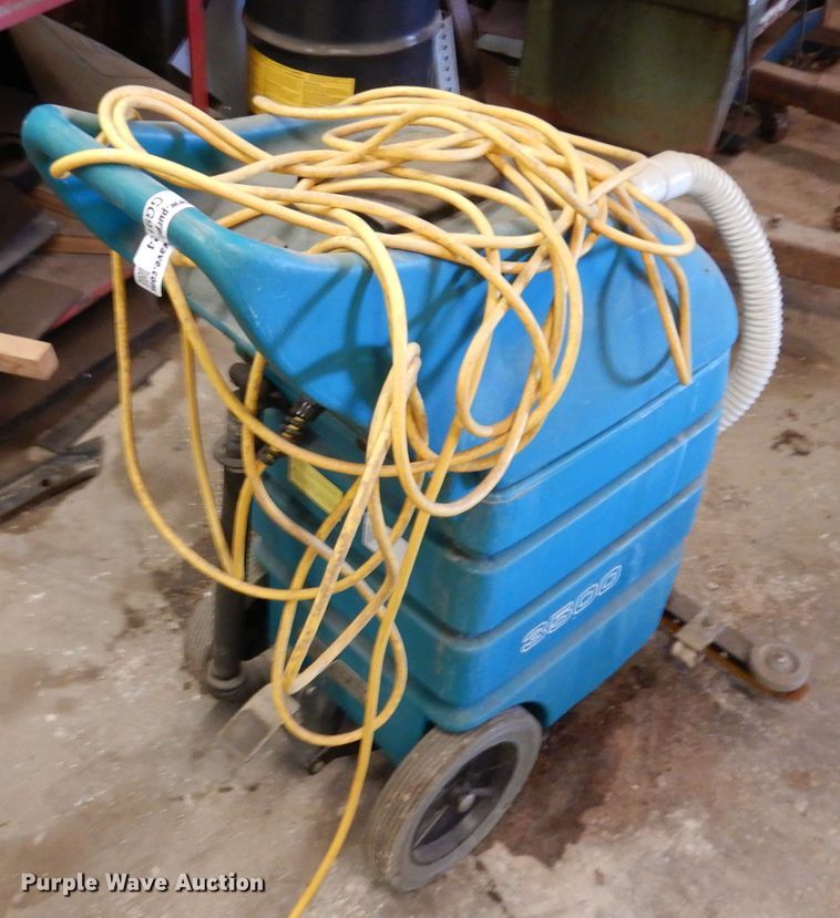 image for item GG9124 Tennant 607673 floor squeegee