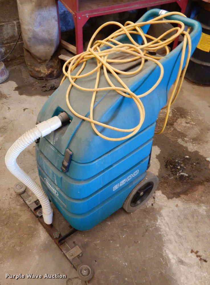 image for item GG9124 Tennant 607673 floor squeegee