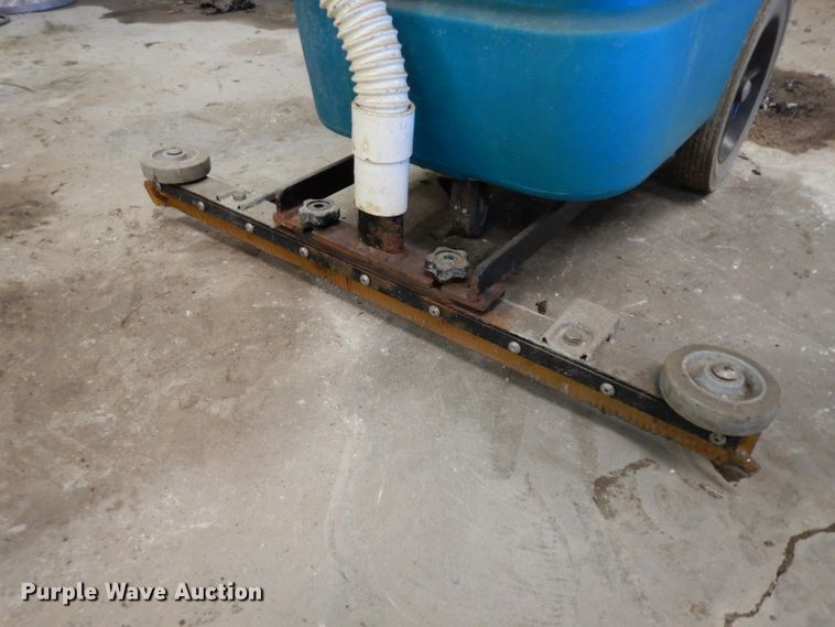 image for item GG9124 Tennant 607673 floor squeegee