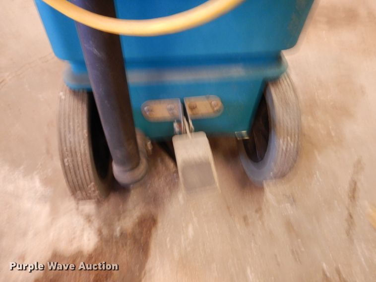 image for item GG9124 Tennant 607673 floor squeegee