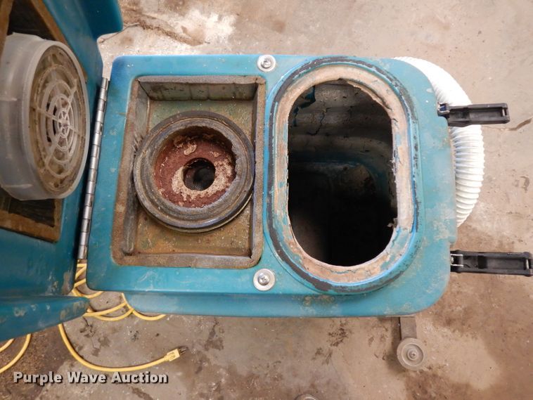 image for item GG9124 Tennant 607673 floor squeegee