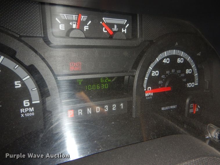 image for item GH9593 2009 Ford E350 Super Duty shuttle bus