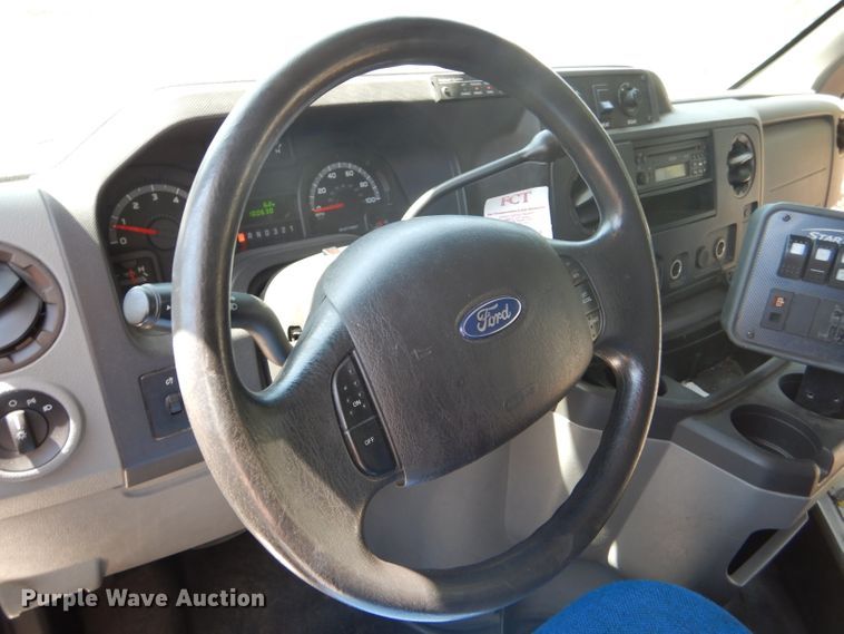 image for item GH9593 2009 Ford E350 Super Duty shuttle bus