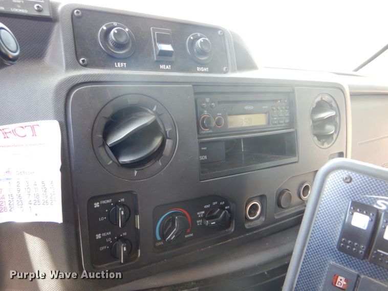 image for item GH9593 2009 Ford E350 Super Duty shuttle bus