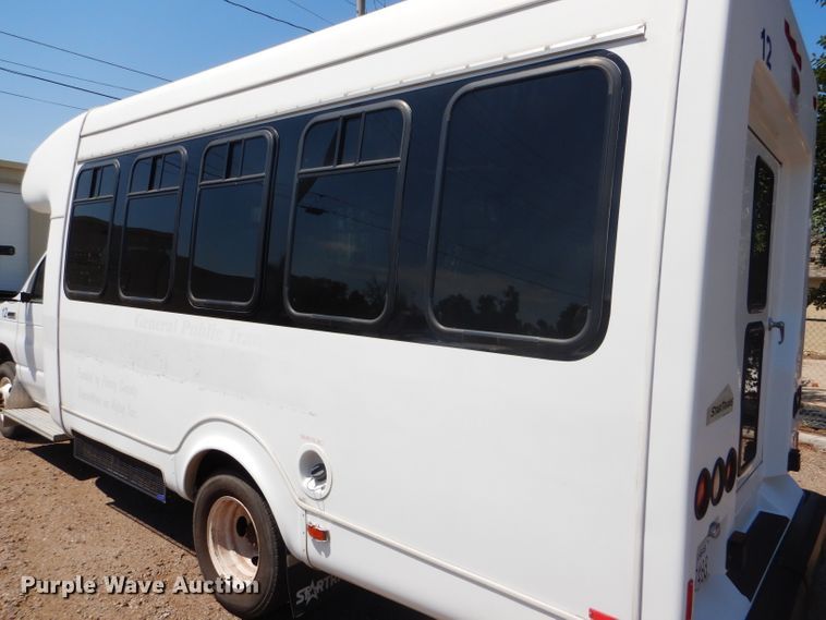image for item GH9593 2009 Ford E350 Super Duty shuttle bus