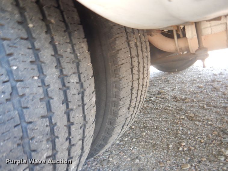 image for item GH9593 2009 Ford E350 Super Duty shuttle bus