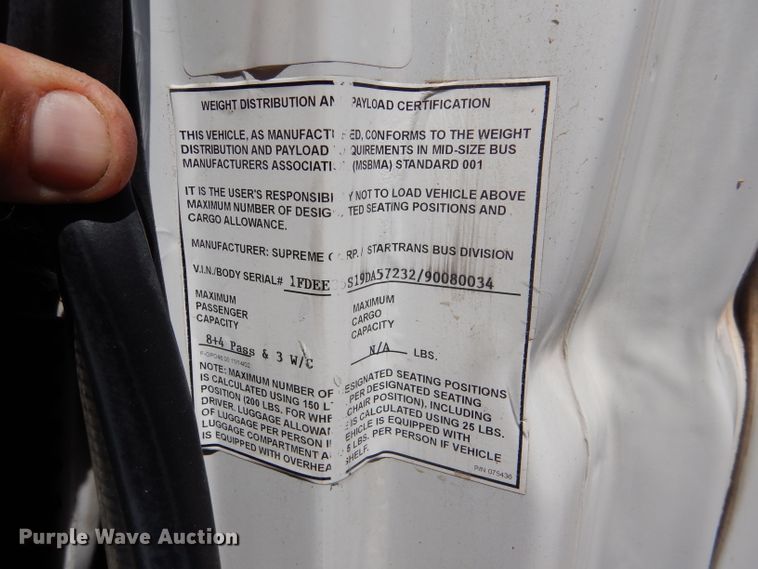 image for item GH9593 2009 Ford E350 Super Duty shuttle bus