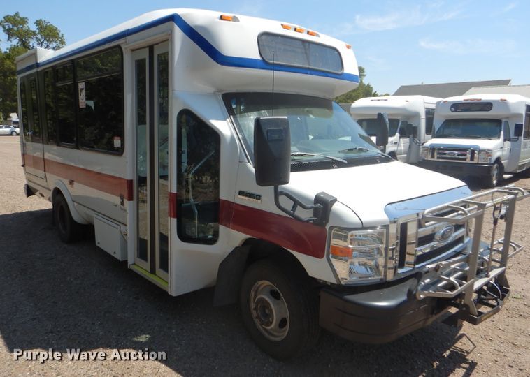 image for item GH9594 2010 Ford Econoline E450 Super Duty Eldorado shuttle bus