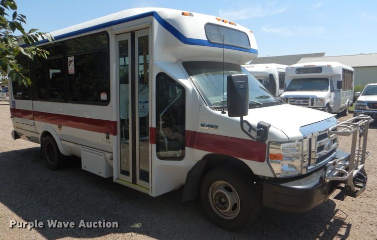 image for item GH9594 2010 Ford Econoline E450 Super Duty Eldorado shuttle bus