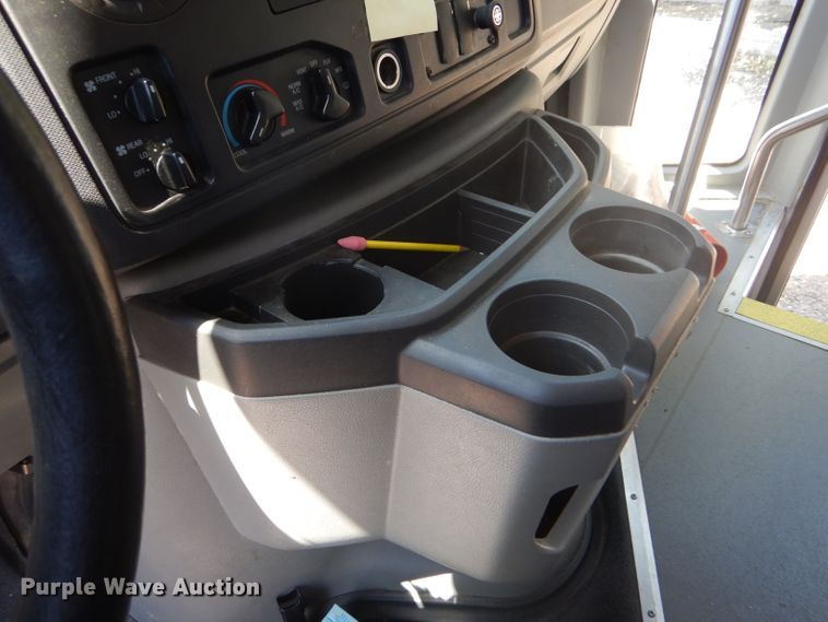 image for item GH9594 2010 Ford Econoline E450 Super Duty Eldorado shuttle bus