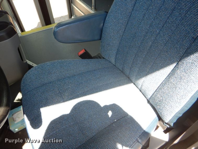 image for item GH9594 2010 Ford Econoline E450 Super Duty Eldorado shuttle bus