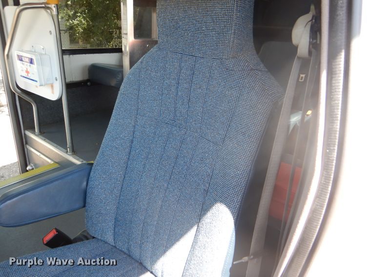 image for item GH9594 2010 Ford Econoline E450 Super Duty Eldorado shuttle bus