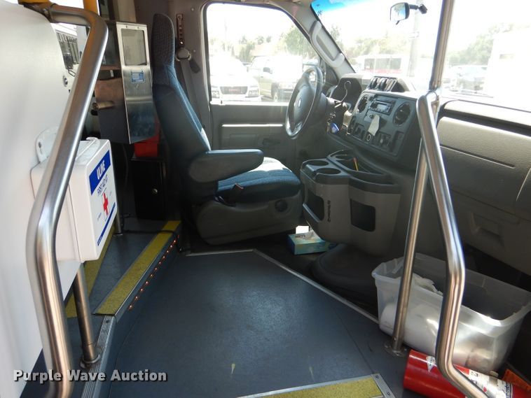 image for item GH9594 2010 Ford Econoline E450 Super Duty Eldorado shuttle bus