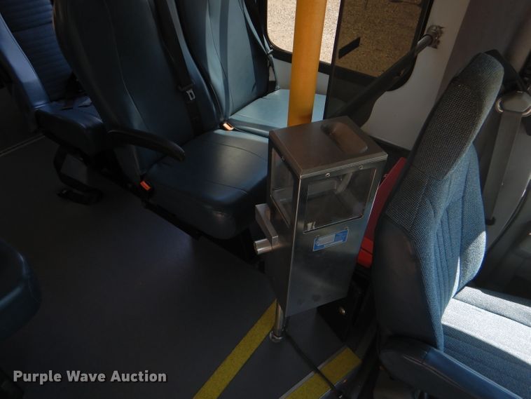 image for item GH9594 2010 Ford Econoline E450 Super Duty Eldorado shuttle bus