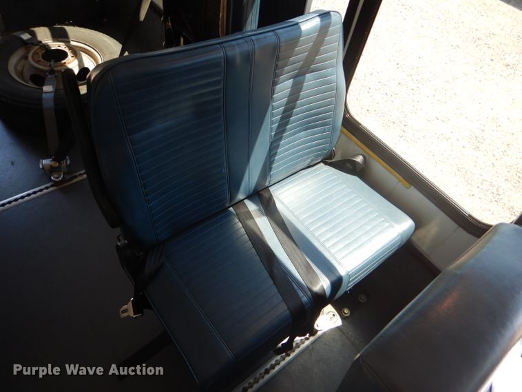 image for item GH9594 2010 Ford Econoline E450 Super Duty Eldorado shuttle bus