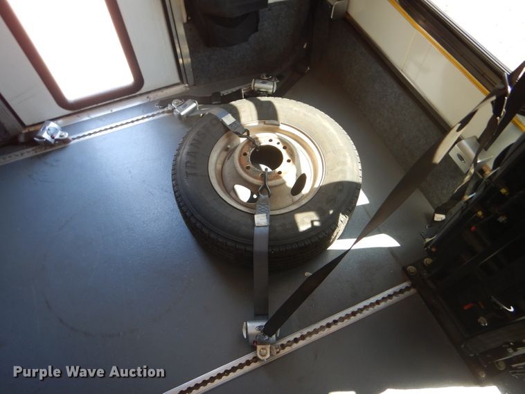 image for item GH9594 2010 Ford Econoline E450 Super Duty Eldorado shuttle bus