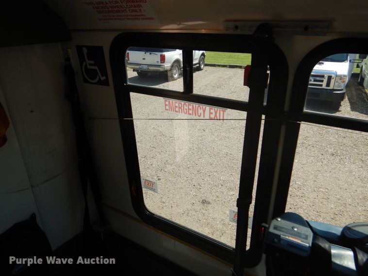 image for item GH9594 2010 Ford Econoline E450 Super Duty Eldorado shuttle bus