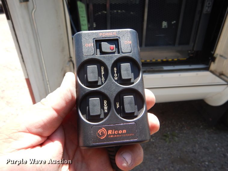 image for item GH9594 2010 Ford Econoline E450 Super Duty Eldorado shuttle bus