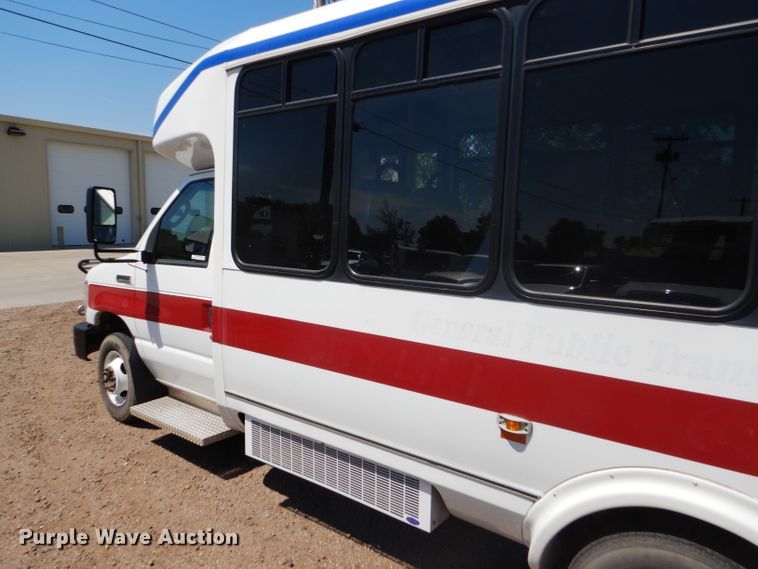 image for item GH9594 2010 Ford Econoline E450 Super Duty Eldorado shuttle bus