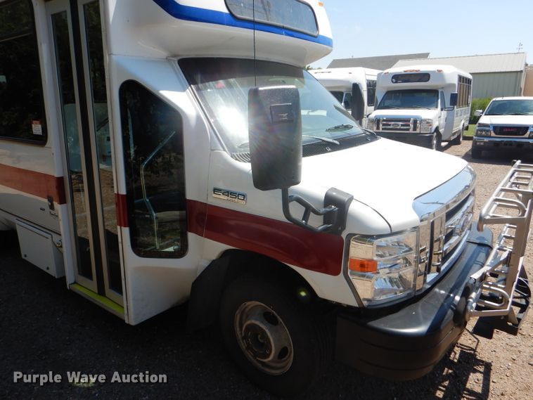 image for item GH9594 2010 Ford Econoline E450 Super Duty Eldorado shuttle bus