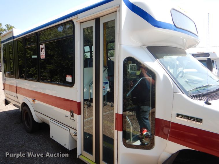 image for item GH9594 2010 Ford Econoline E450 Super Duty Eldorado shuttle bus