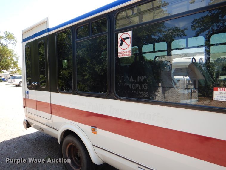 image for item GH9594 2010 Ford Econoline E450 Super Duty Eldorado shuttle bus