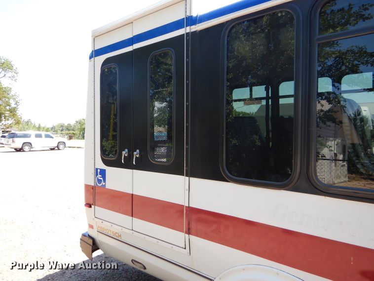 image for item GH9594 2010 Ford Econoline E450 Super Duty Eldorado shuttle bus