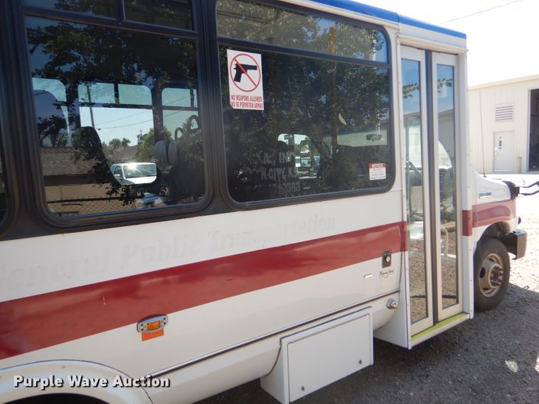 image for item GH9594 2010 Ford Econoline E450 Super Duty Eldorado shuttle bus