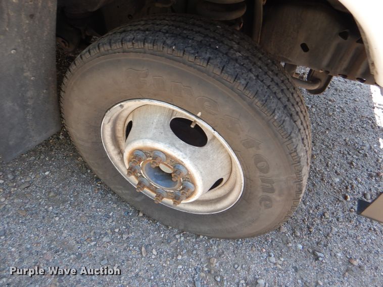 image for item GH9594 2010 Ford Econoline E450 Super Duty Eldorado shuttle bus