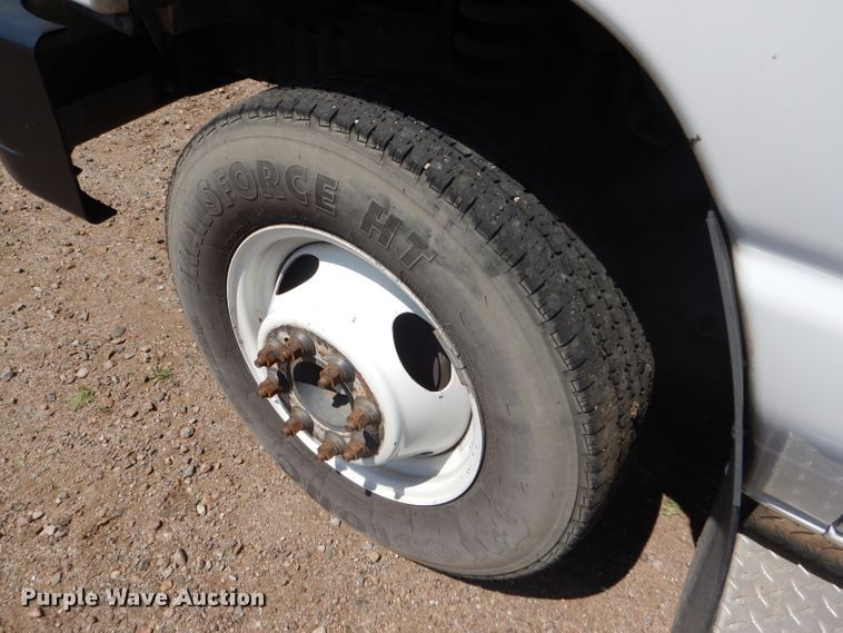 image for item GH9594 2010 Ford Econoline E450 Super Duty Eldorado shuttle bus