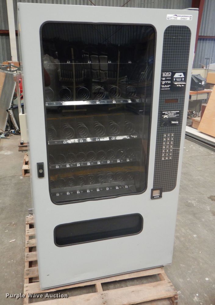 image for item GH9637 FSI 3076 vending machine